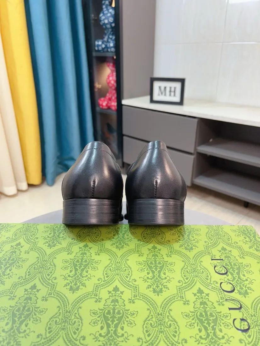 Men's shoes 💰500🌹🌹[GUCCI Gucci] A new style of formal men's leather shoes is coming ~ The original quality upper is made of Italian cowhide➕The leather is soft and delicate, comfortable and soft. The top layer of genuine leather, rubber wear-resistant outsole, the shoe shape is dignified and domineering, and the luxury charm is not concealed! The natural and free nouveau riche leads the trend. Code number: 38-44